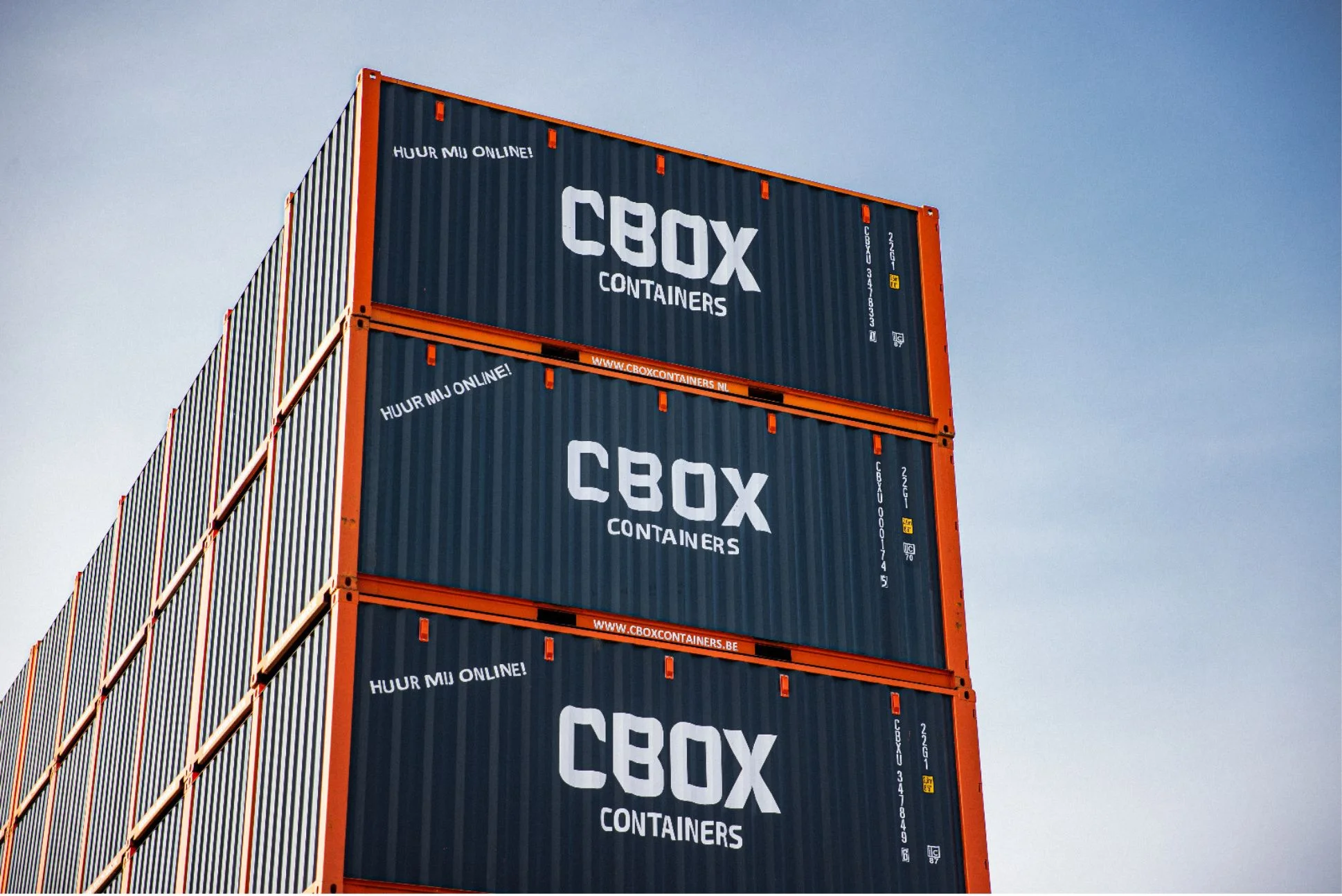 Storage containers