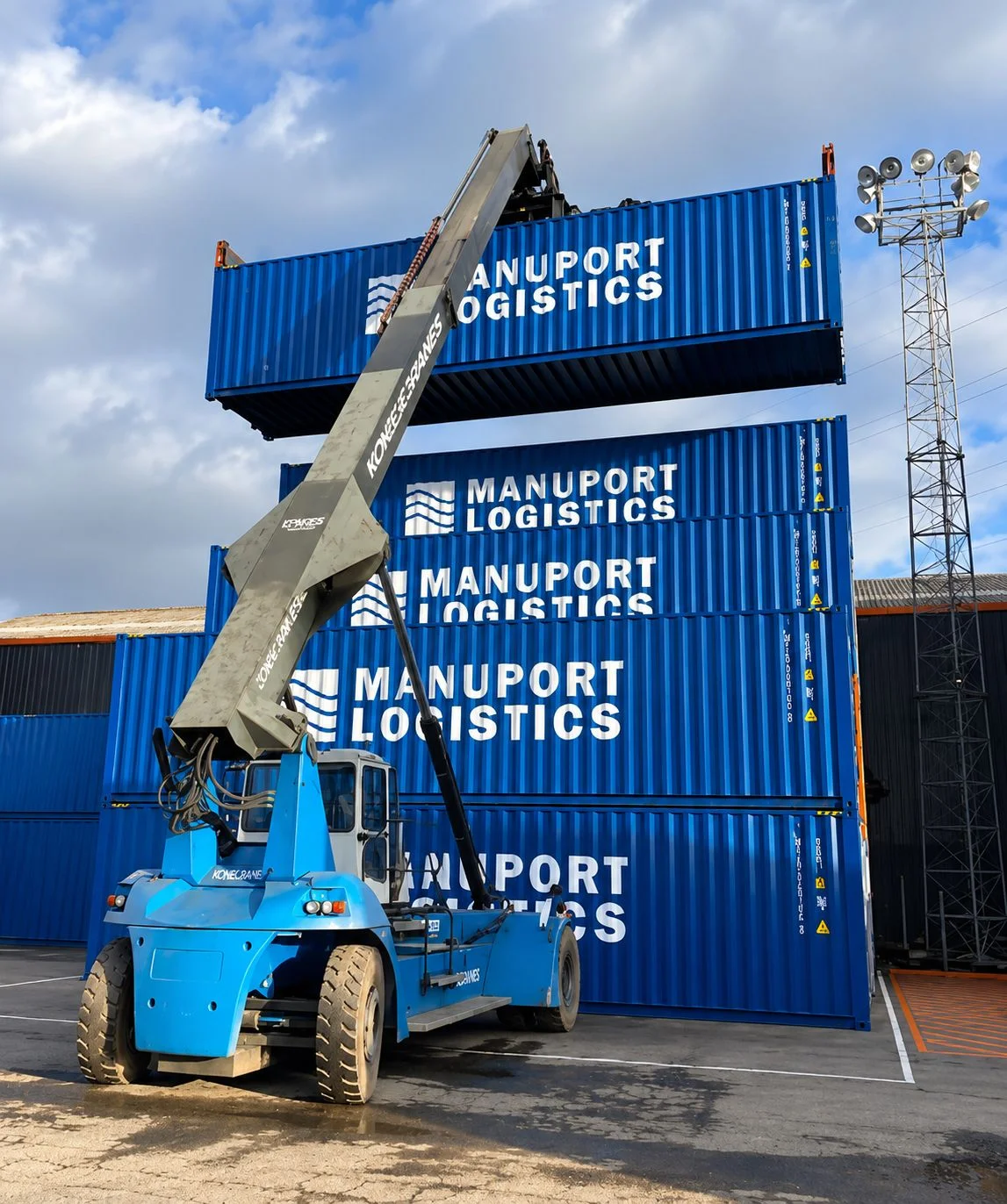 Container fleet Manuport Logistics