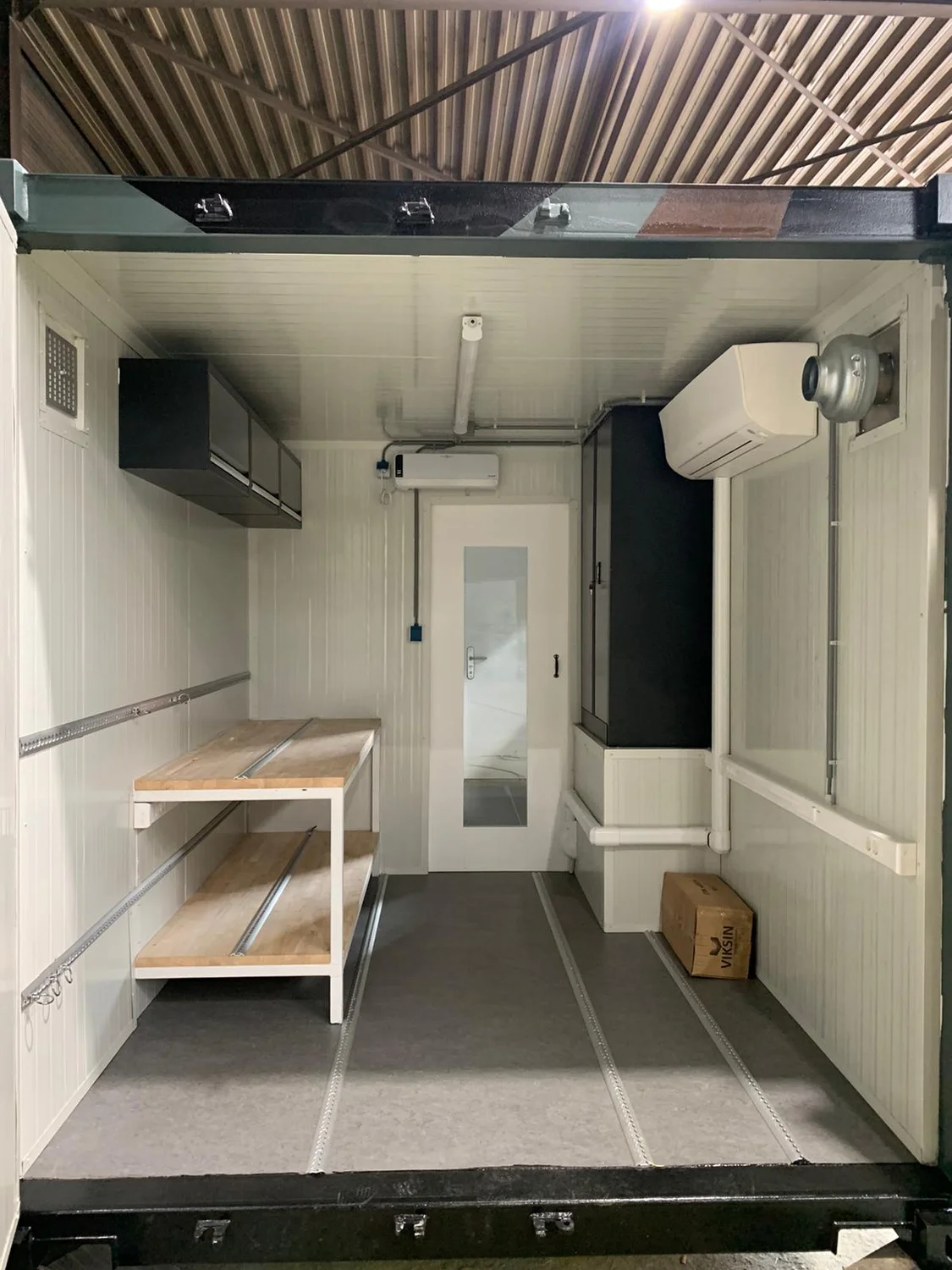 The CBOX Offshore Drying Room Container provides a robust, organised space designed specifically to dry workwear, footwear and personal protective equipment.