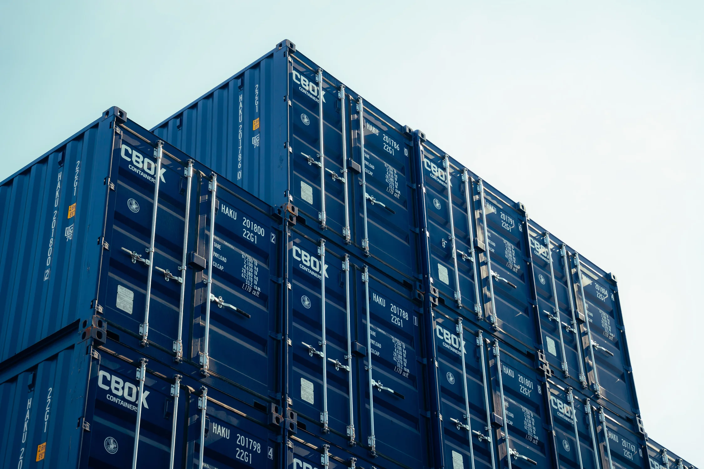 Storage containers